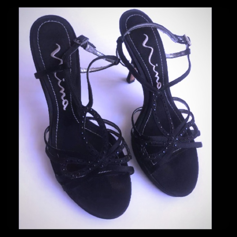 Nina Strapy High Heels 7M Black W/ Black 4”